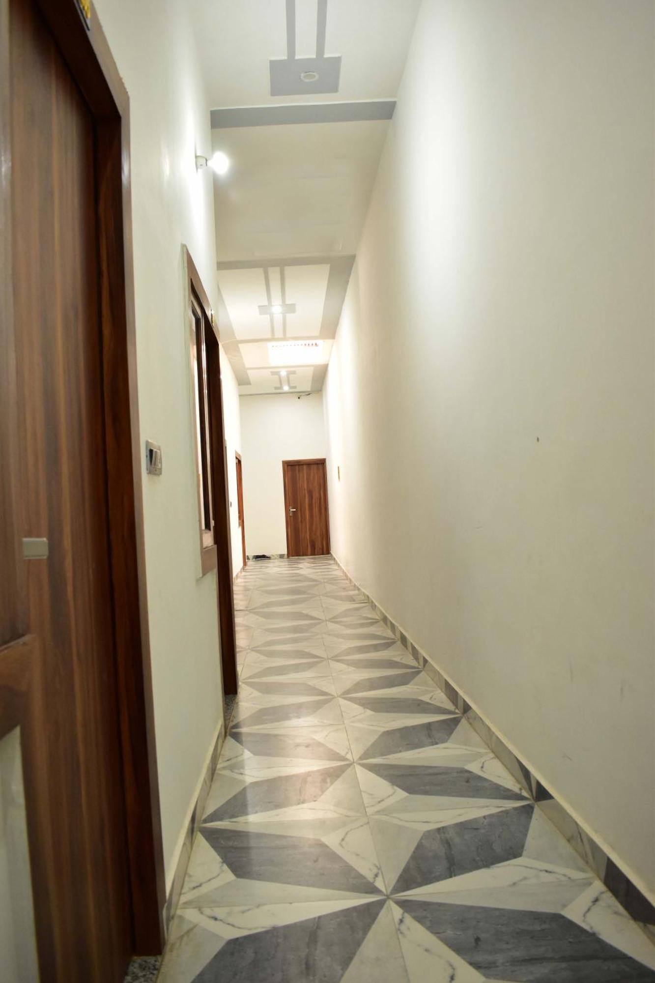 Hotel Rudra Residency Near Railway Station Mathura Exterior foto